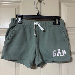 GAP girls 8 Green Shorts